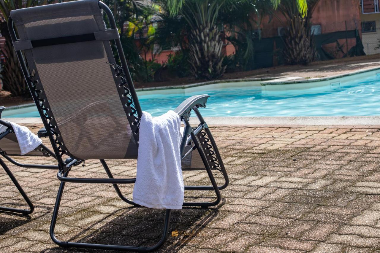 Le Jardin Secret Guyanais Avec Piscine Et Jardin De 70 M2 Apartment กาแยน ภายนอก รูปภาพ